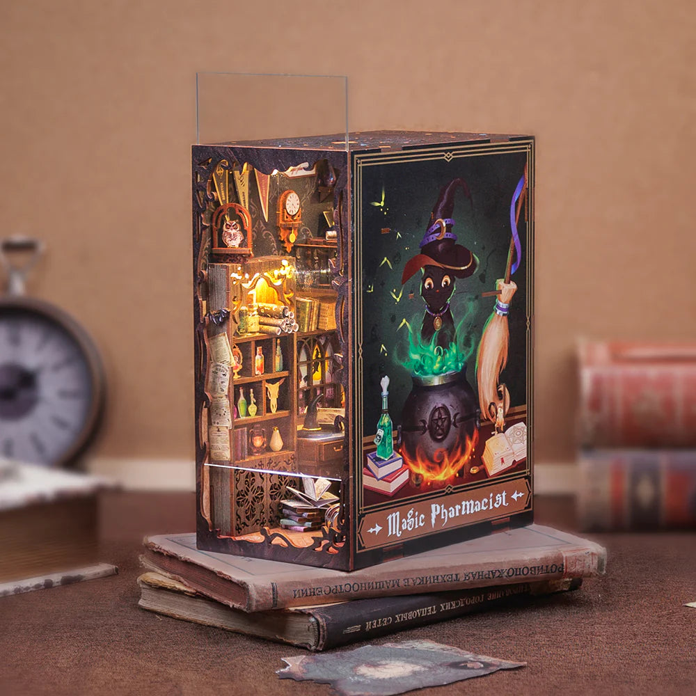 Magic Pharmacist - Book nook byggesett