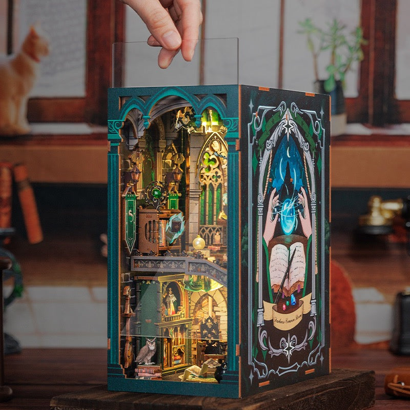 Darkness Common Room - Book nook byggesett