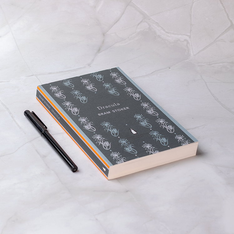 Dracula - The Penguin English Library Edition