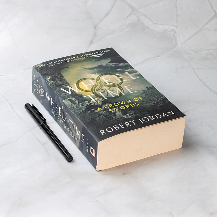 A Crown Of Swords (Bok 7 fra The Wheel of Time)