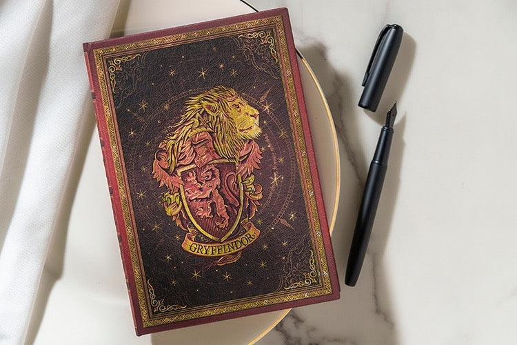 Gryffindor - Midi Paperblanks notatbok