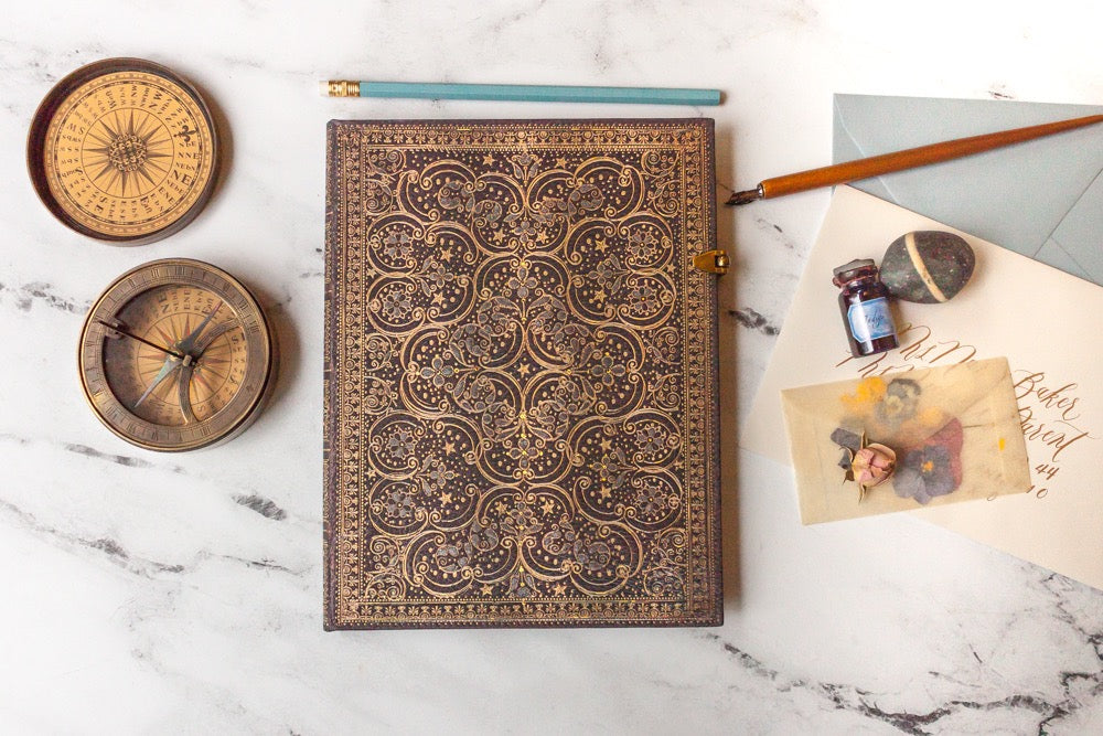 Restoration - The Queen’s Binding - Ultra notatbok