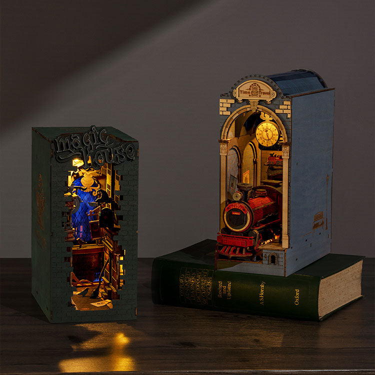 Time Travel – Rolife book nook