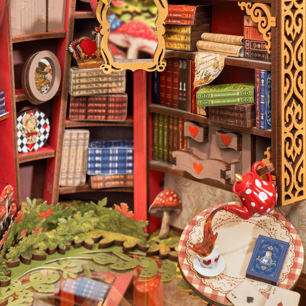 Fall into Wonder – Alice i eventyrland - Book nook