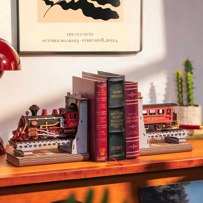 Century Train – Rolife book nook