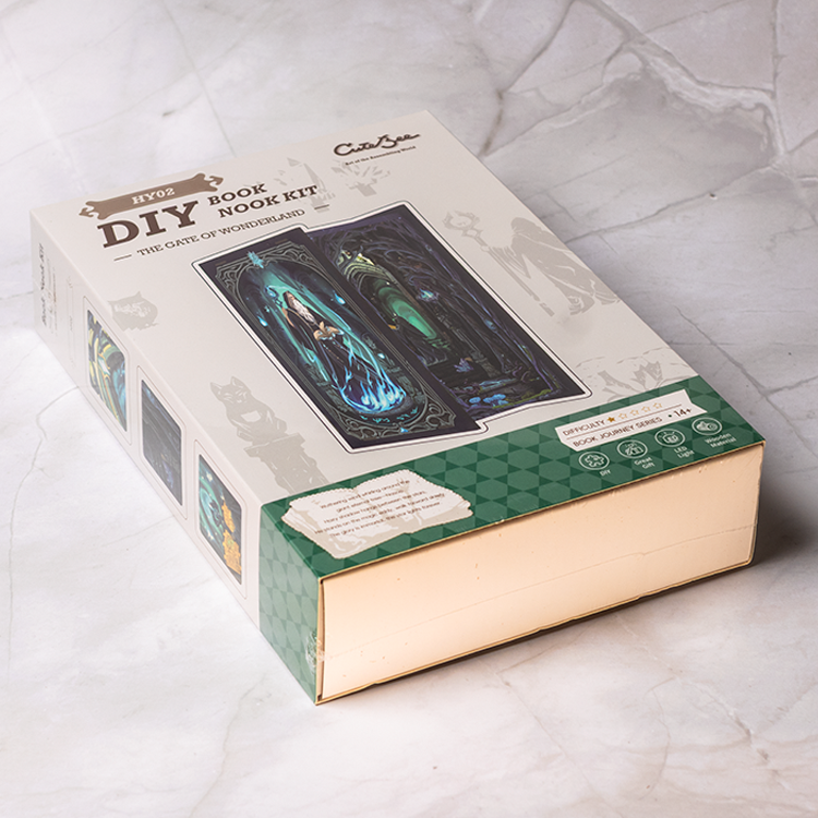 The Gate of Wonderland - Book nook byggesett