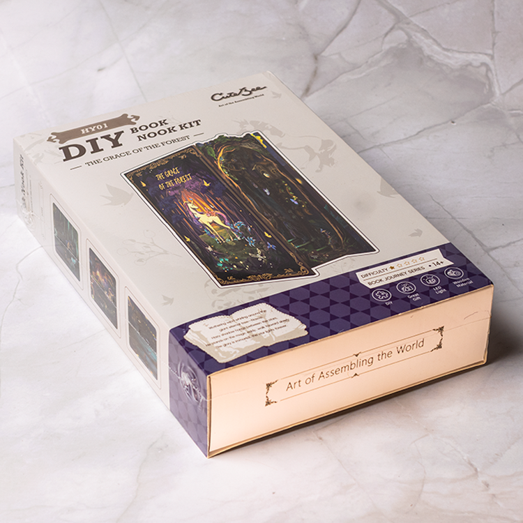 The Grace of the Forest - Book nook byggesett